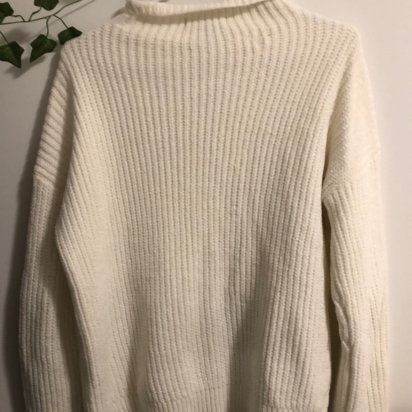 White knit sweater - Picture 5 of 5